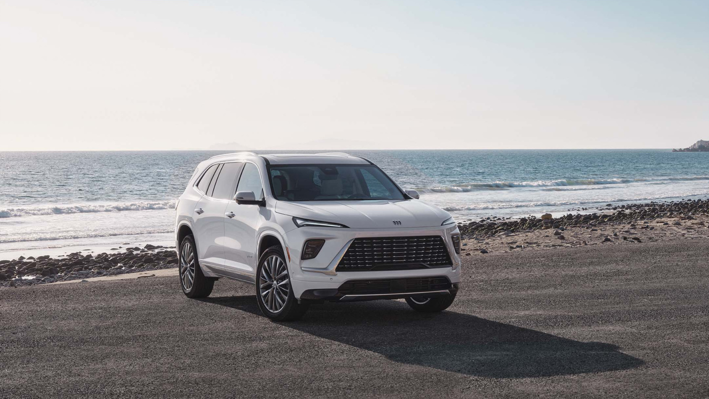 2026 Buick Enclave vs. 2026 GMC Acadia Denali: Which Three-Row SUV Is Right for You?
