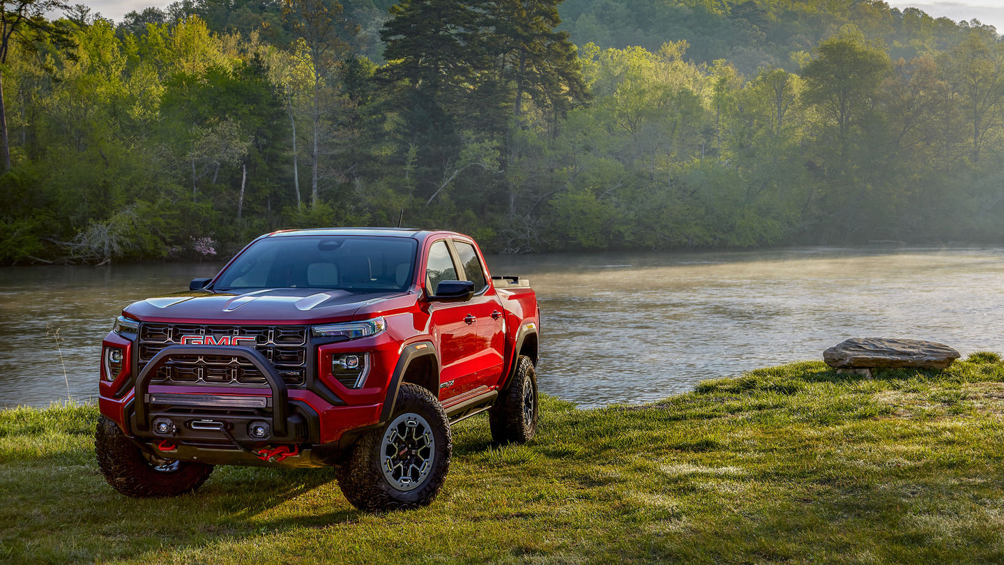 2026 Chevrolet Silverado 1500 or 2026 GMC Canyon: Which GM Truck Is Right for Ontario?