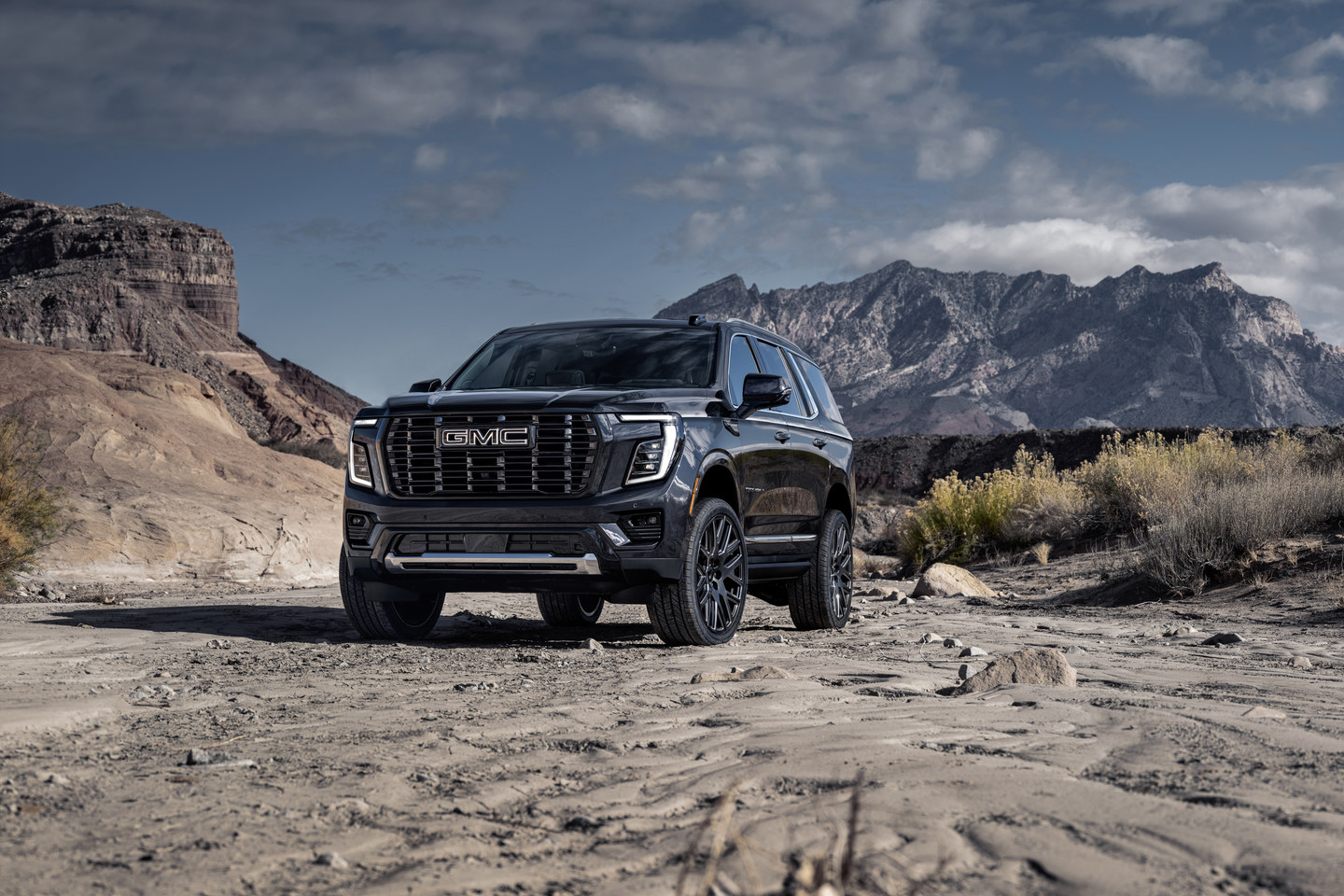 2026 Chevrolet, Buick, GMC and Cadillac SUVs Ranked by Passenger Space for Large Ontario Families